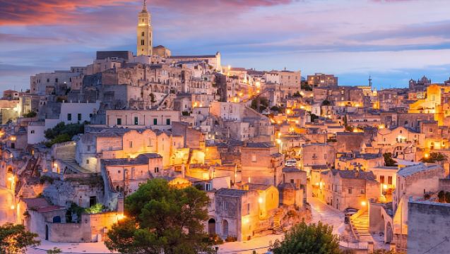 Matera: Tour guiado por el centro de la ciudad con iglesias y casas cueva