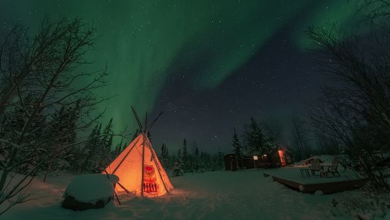 Intimate Aurora Tours Cozy Cabin Bucket List