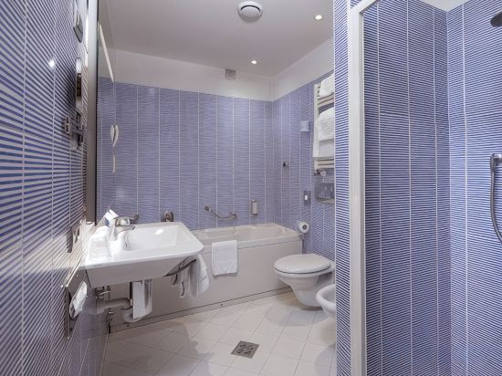Best Western Plus Hotel Bologna - Tap to explore photos