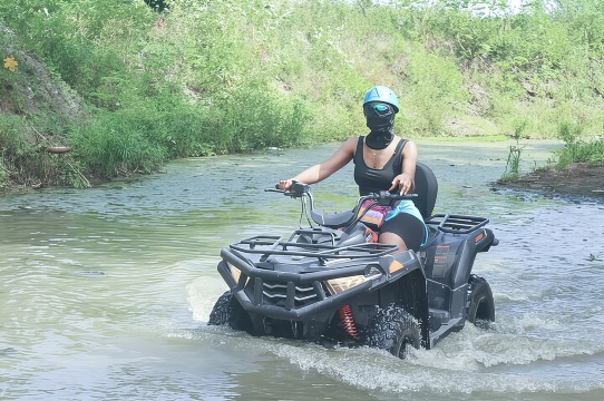 Tiket VIP Seharian: ATV, ZipLine, Berkuda / Wisata Pantai & Hotel