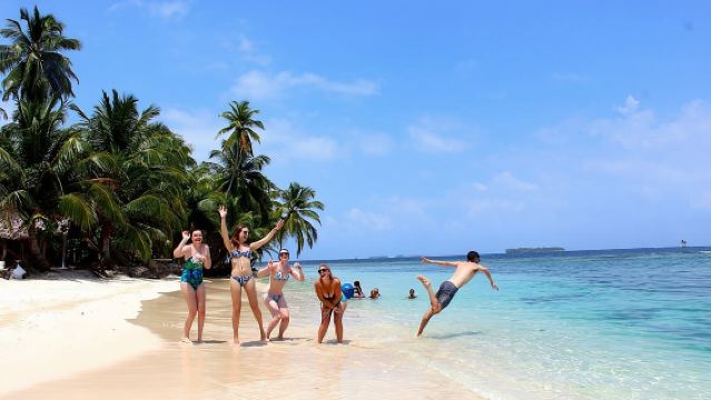 San Blas Islands: 4-Stop Day Tour from Panama City + Lunch