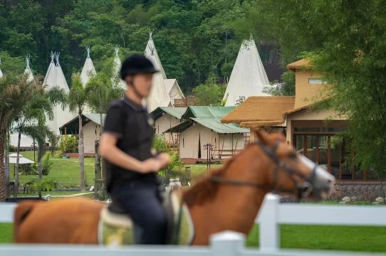 廣西桂林陽朔遇山雲水馬術俱樂部/騎馬體驗【遇龍河野騎/專業教學教學/含射箭體驗套餐/親子團建】