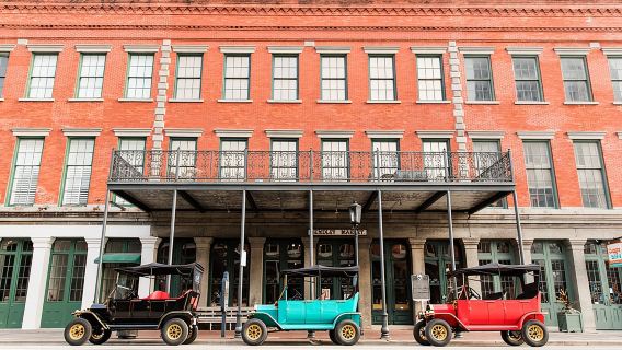 Replica 1908 Model-T Electric Golf Cart Rental 