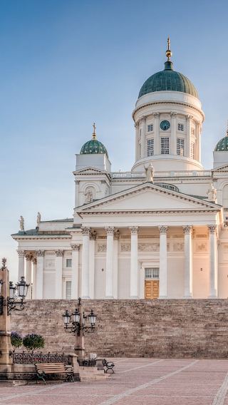 Senate Square + Finnish National Gallery + Tower of the Helsinki Olympic Stadium + Presidential Palace day tour in Helsinki