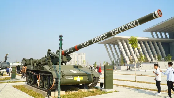 Military History Museum & Hoa Lo Prison  half-day tour