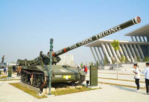 Military History Museum & Hoa Lo Prison half-day tour