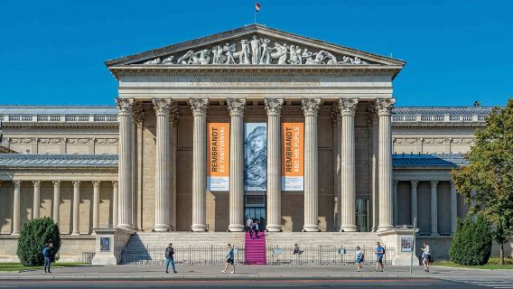 Budapest Art and Leisure Tour City Park + Art Gallery + Danube Riverfront