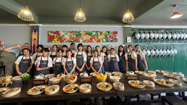 Посещение мастер-класса по тайской кухне в Бангкоке от кулинарной школы Tingly Thai.