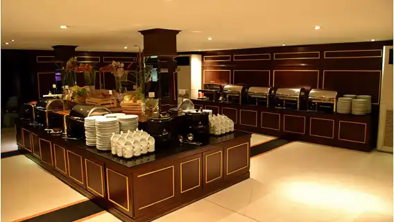 【白玉蘭號夜遊湄南河】浪漫遊船 美食相伴 是您的必選之一