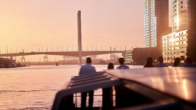 Port of Melbourne and Docklands Sightseeing Cruise