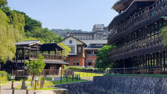 Small-Group: Beitou and Yangmingshan Day Tour from Taipei