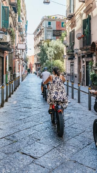 Naples: Sightseeing Tour by E-Bike