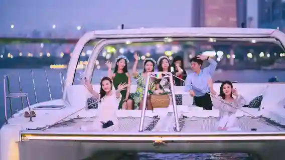GoldenBlueMarina Han River Private Yacht Rental