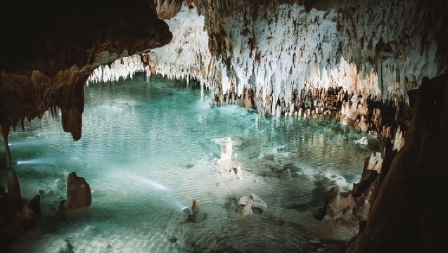 Cayman Crystal Caves Tour in Grand Cayman