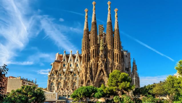 Barcelona City Pass, Spain [Official Ticket Issuance + Includes Multiple Attractions/Sagrada Familia Guided Tour/Casa Mila/Casa Batllo, etc.]