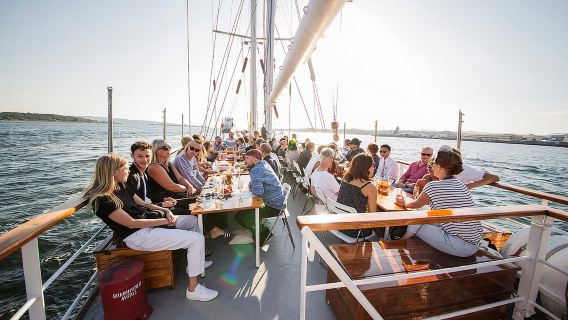 Oslo: Fjord-Dinner-Kreuzfahrt auf einem Segelschiff mit Meeresfrüchte-Buffet