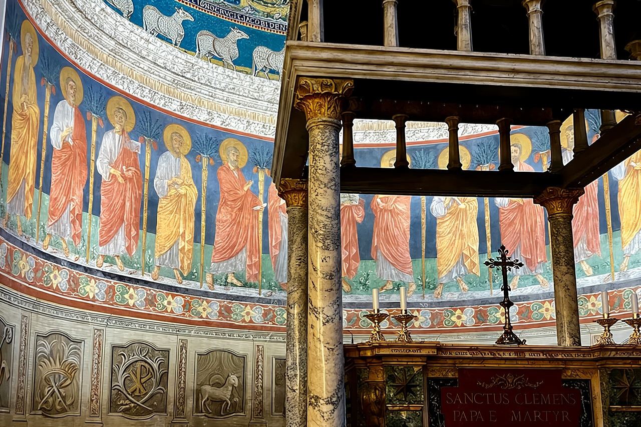 聖クレメント大聖堂の地下神殿を巡る小グループツアー