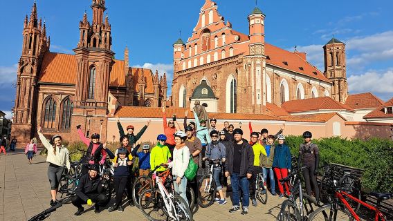 Fahrradtour durch Vilnius: Highlights „Ikonische Wahrzeichen & versteckte Schätze“