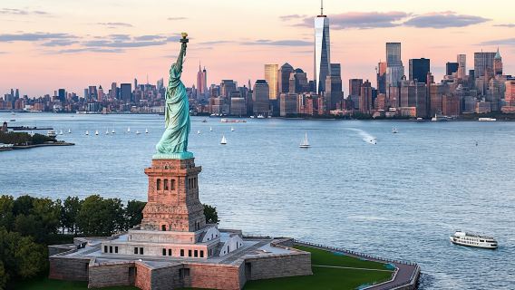 Pelayaran persiaran tanda tempat New York City dengan pemandu pelancong