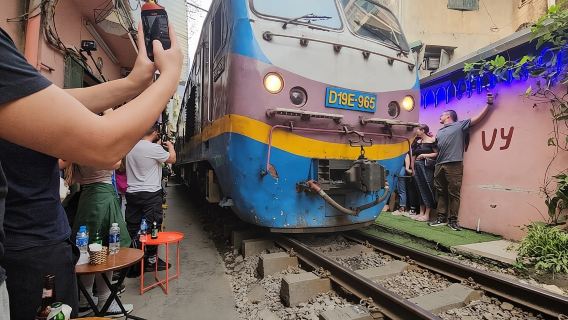 Tour ẩm thực Hà Nội tuyệt vời nhất: 7 địa điểm thưởng thức ẩm thực khác nhau tại Phố Tàu