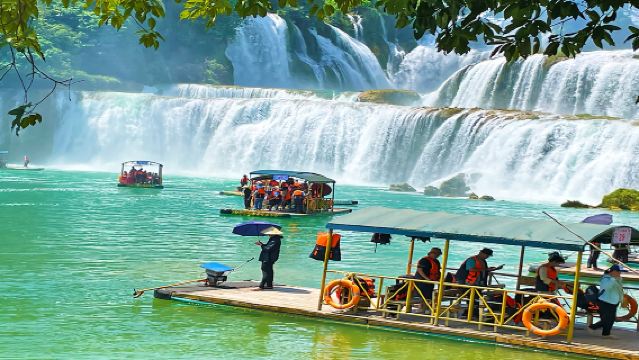 Chongzuo + Detian Transnational Waterfall Scenic Spot + Dongnayuwan Scenic Area 1-day private tour