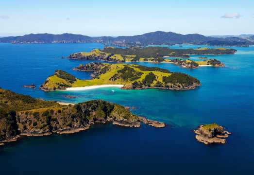 Hole in the Rock Tour & Bay of Islands Cruise