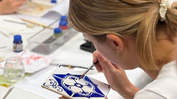 Porto: Tile Painting Workshop with Porto Wine (Sé do Porto)