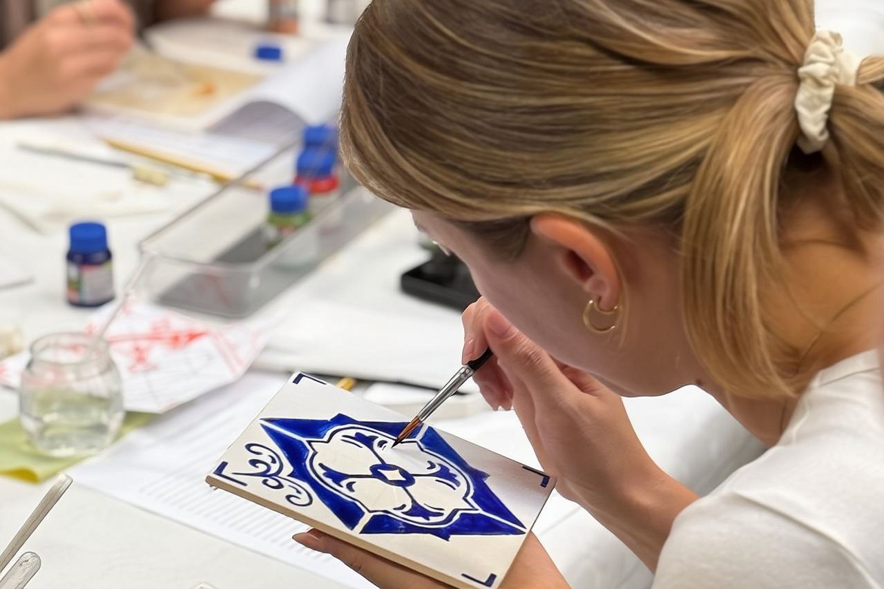 Porto: Workshop zur Fliesenmalerei mit Portwein (Sé do Porto)