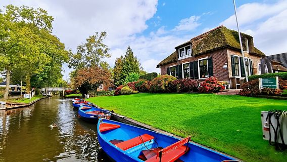 Giethoorn, Afsluitdijk, Zaanse Schans Day Tour Incl Hotel Pick Up