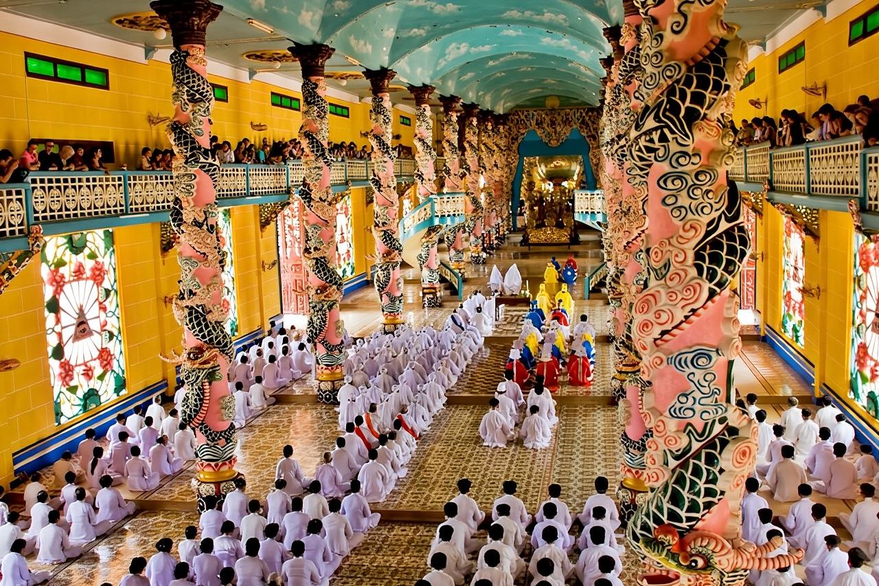 Small-Group 1-day: Cao Dai Temple & Ba Den Mountain