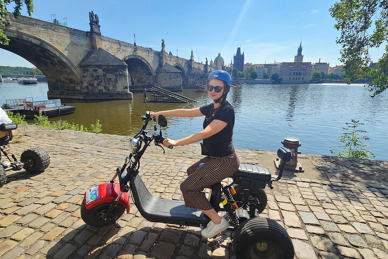 Prague Trike & e-Scooter Tour: Castle Viewpoints & Charles Bridge