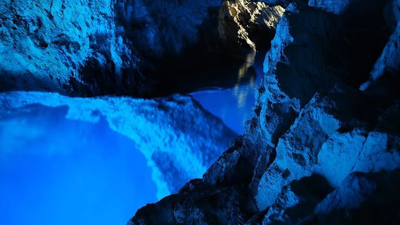 Geführte Bootstour zur Blauen Grotte und zu 5 Inseln ab Split