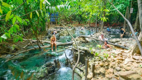 ทริปครึ่งวันผจญภัยไปยังสระมรกตและบ่อน้ำพุร้อนธรรมชาติจากกระบี่