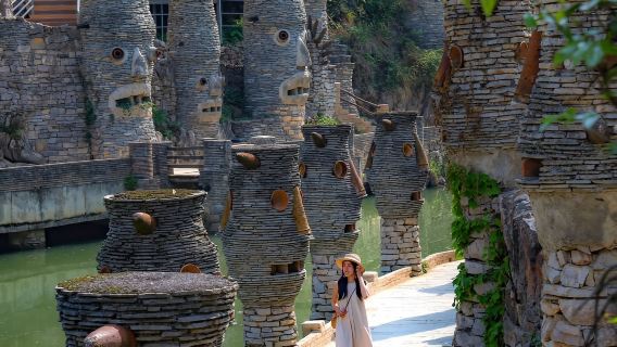 貴州貴陽-黔靈山公園-多彩貴州城-青岩古鎮-花溪夜郎谷#