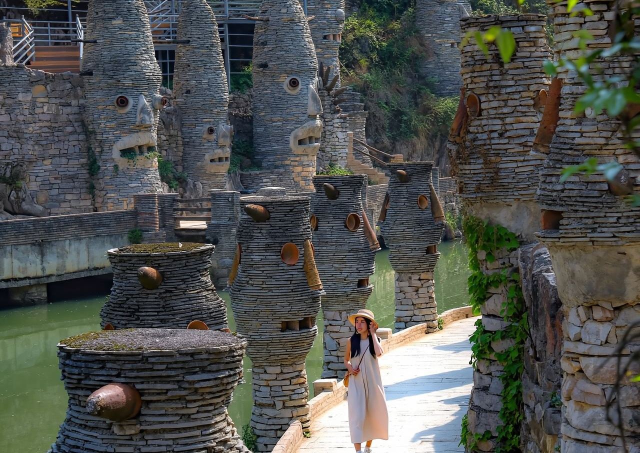 貴州貴陽-黔靈山公園-多彩貴州城-青岩古鎮-花溪夜郎谷#