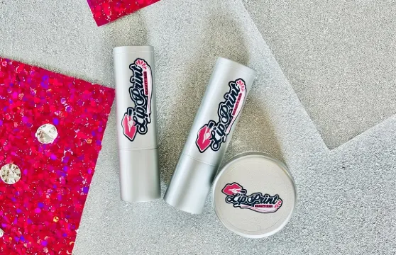 在羅利體驗自製唇膏或唇彩課程