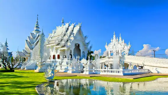 CHIANG RAI Iconic White, Blue Temple, Black House Museum Day Tour with Buffet lunch