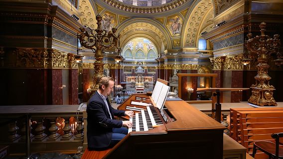 St.Stephen's Basilica Entrance with Grand Organ Concert