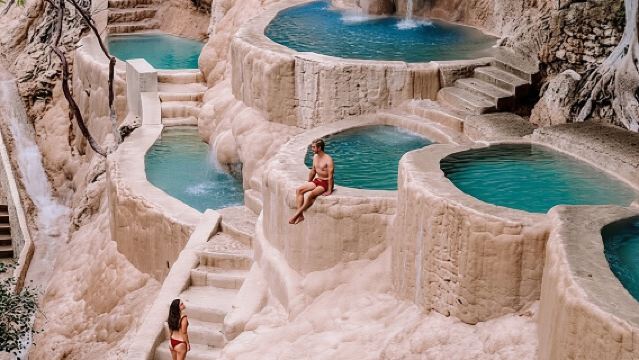 Tour Organizzati alle Grotte di Tolantongo con Sorgenti Termali e Cascate