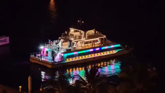 亞庇藍海之星|遊艇日落巡航+菲律賓樂隊+自助晚餐+上門接送