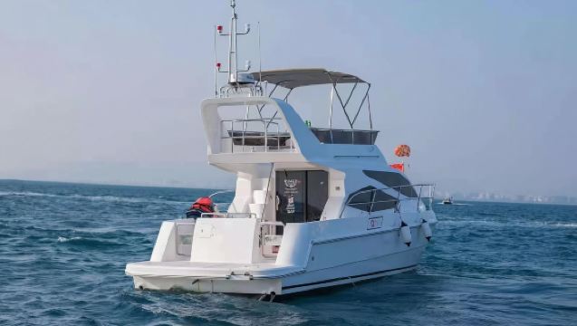 【三亞遊艇租賃】三亞鴻洲碼頭~豪華三層飛橋艇3小時包船出海團建聚會家庭度假