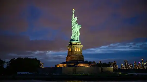 นิวยอร์กซิตี้: ล่องเรือดินเนอร์สุดหรูพร้อมดนตรีสด