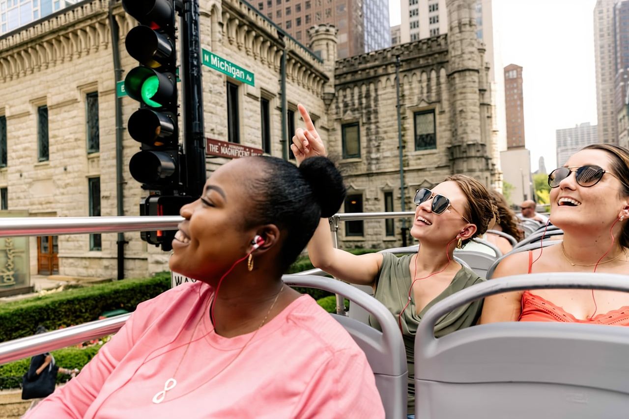 Chicago: Hop-on Hop-off Sightseeing Tour by Open-top Bus