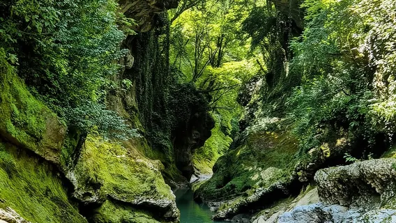 Grotta di Prometeo, Martvili e Okatse Canyon da Kutaisi