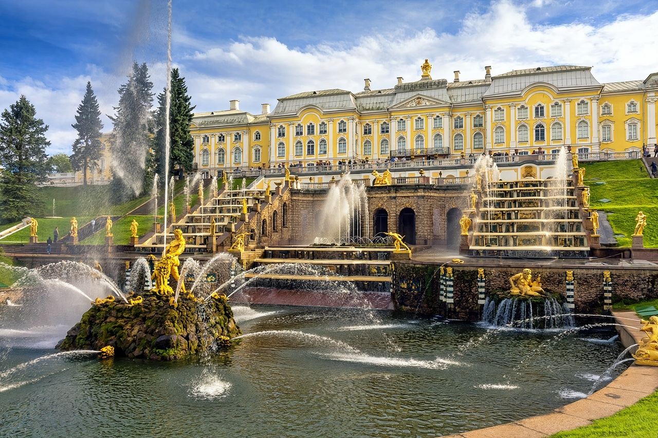 Saint Petersburg Lower Park + Kronstadt + Winter Palace day tour