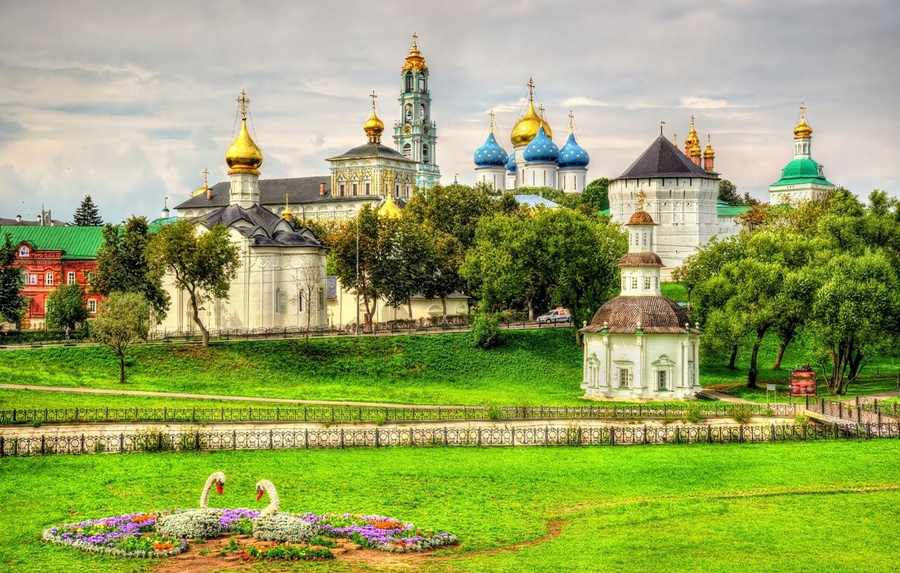 Abramtsevo Museum-Reserve + Sergiev Posad Town + Holy Trinity Monastery day tour