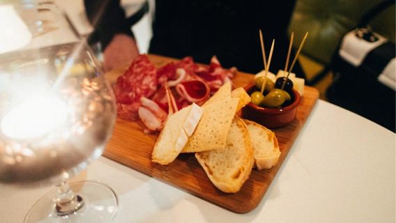 Milan: Thưởng thức rượu vang cùng chuyên gia rượu người Ý