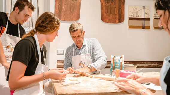 Cesarine: Small group Pasta and Tiramisu class in La Spezia