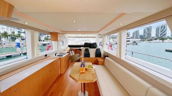 海南三亞63尺豪華遊艇包船出海3小時【水果飲料+自駕體驗+釣魚+游泳+浮潛】