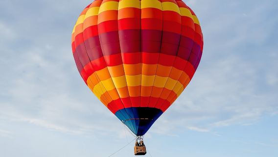 Teotihuacan pyramids private hot-air balloon ride